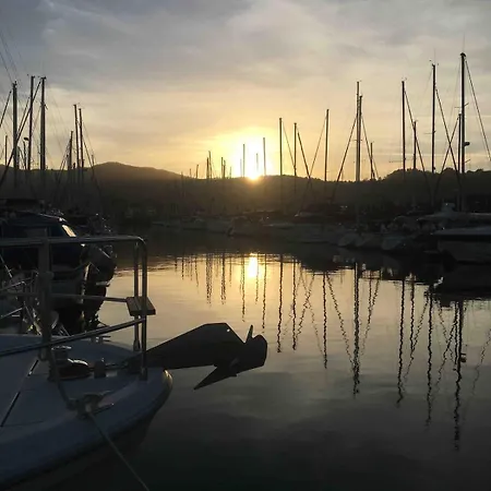 Bateau Au Coeur D'hendaye 보트호텔 *