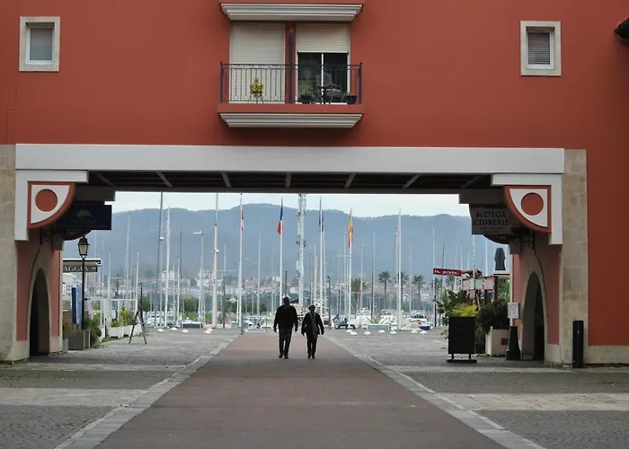 Bateau Au Coeur D'hendaye *