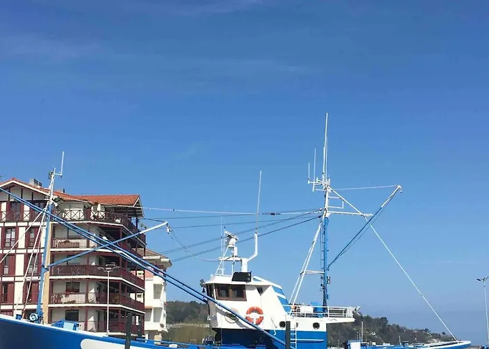 Tekne Bateau Au Coeur D'hendaye *