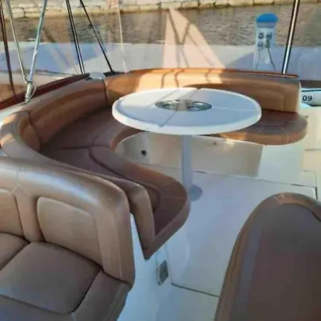 Bateau Au Coeur D'hendaye Hendaye