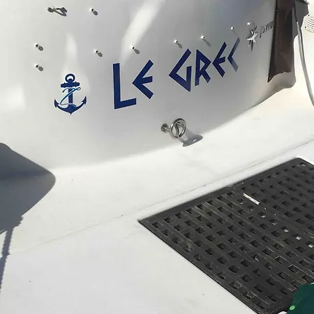 Bateau Au Coeur D'hendaye *